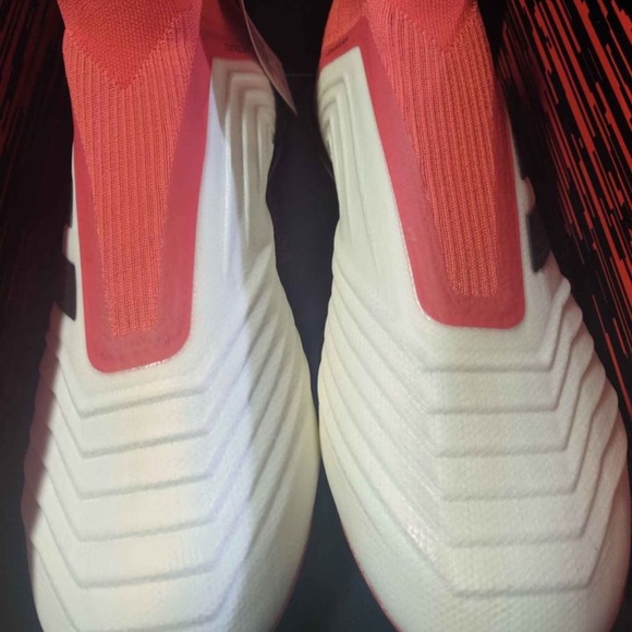 PREDATOR 18+ FIRM GROUND CLEATS - Picture 7 of 9